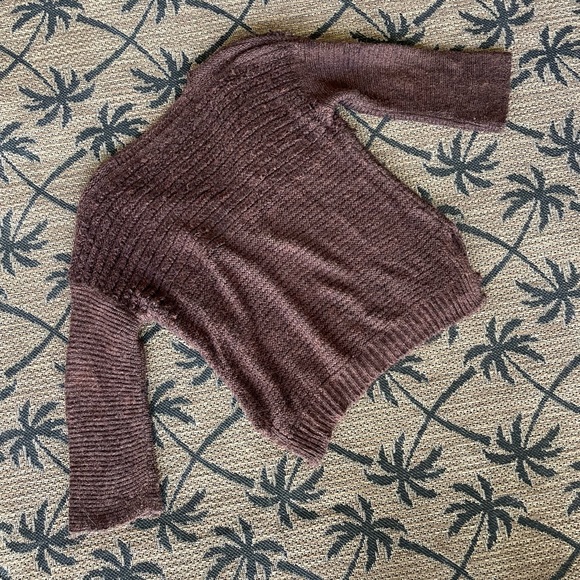 Ecoté (Urban Outfitters) sweater - Picture 5 of 6